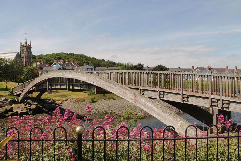 Hotel Monachty Aberaeron Exterior foto